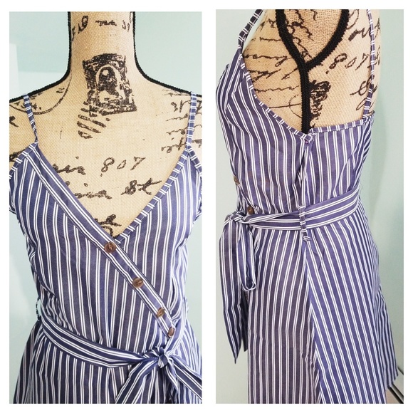 Sexy V-Neck Wrap Mini Dress - Picture 2 of 3